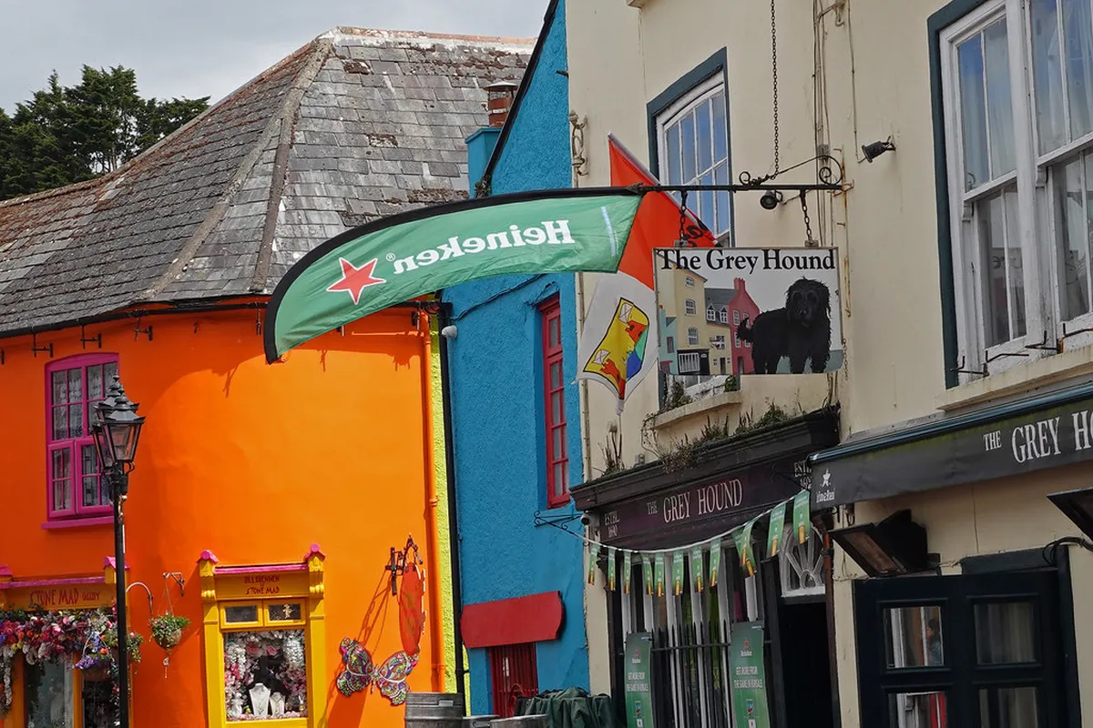 Kinsale Pub Dress Code: What to Wear in Irish Pubs