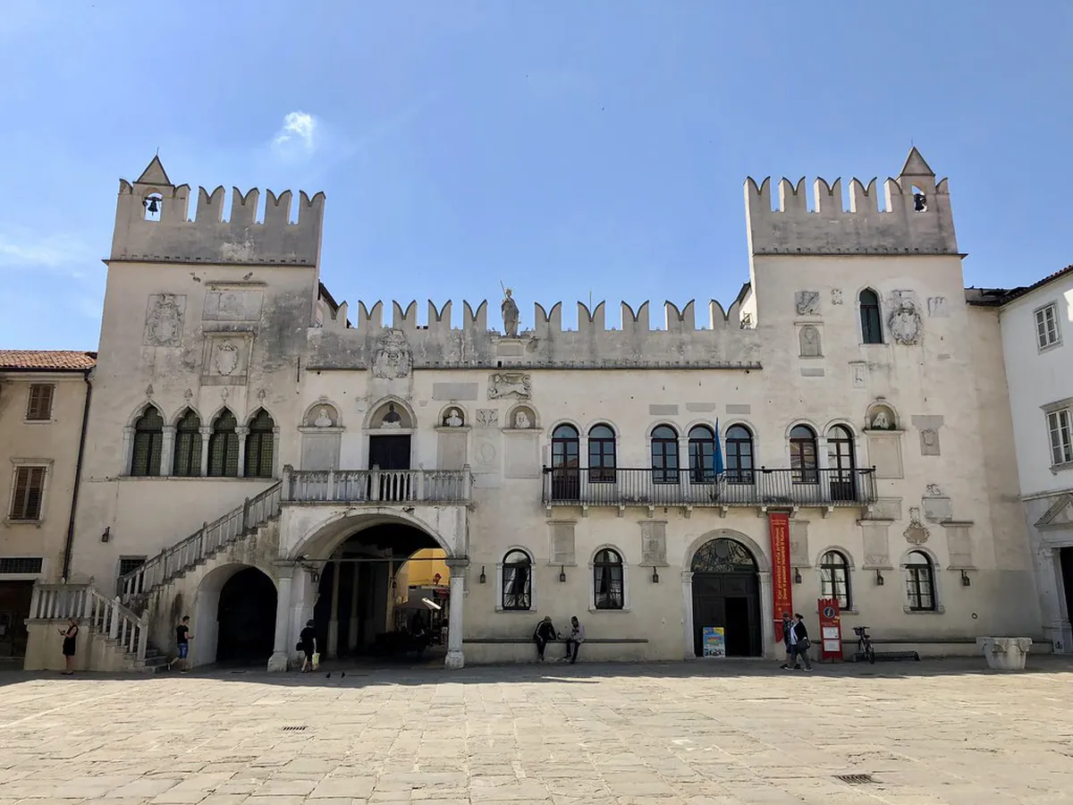 Koper Nightlife Safety: Your Essential 2025 Guide