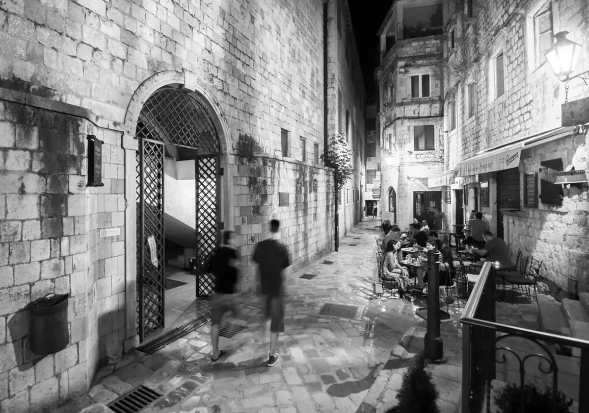 Kotor Nightlife Safety Tips for a Fun & Secure 2025 Trip