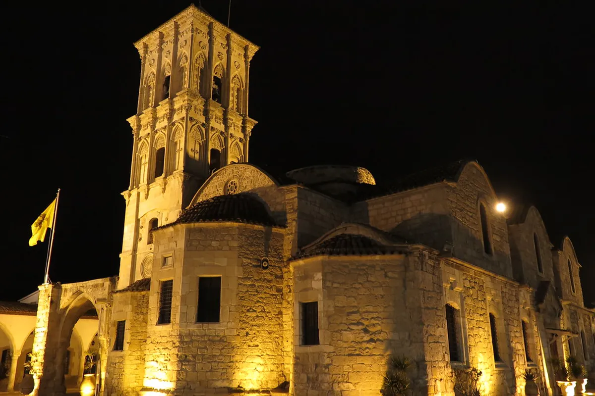 Navigating Larnaka at Night: Your Essential Transport Guide