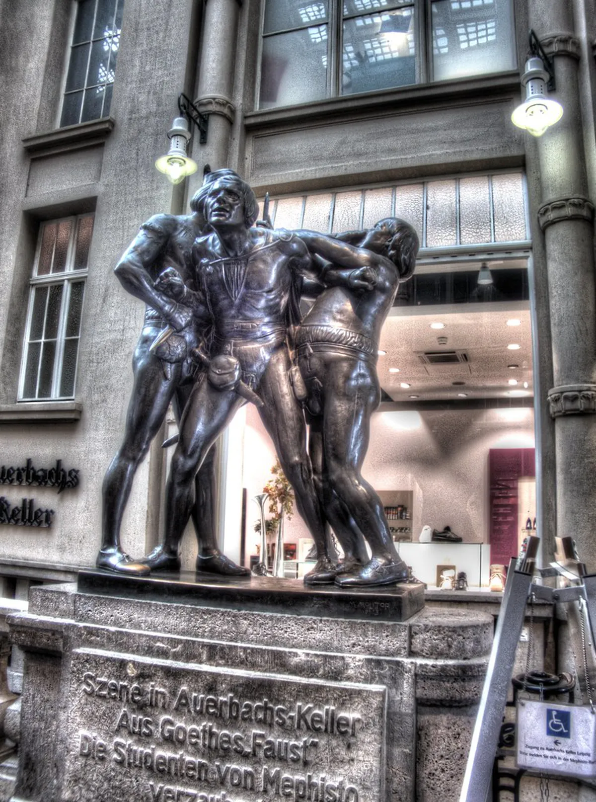 Leipzig Pub Crawl: Your Ultimate Guide to Nightlife 2025