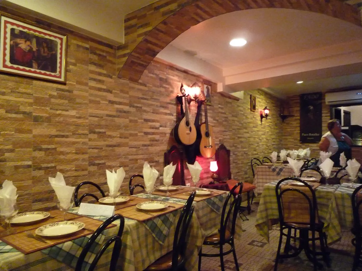 Lisbon Fado Bar Experience: An Authentic Guide to Portuguese Music