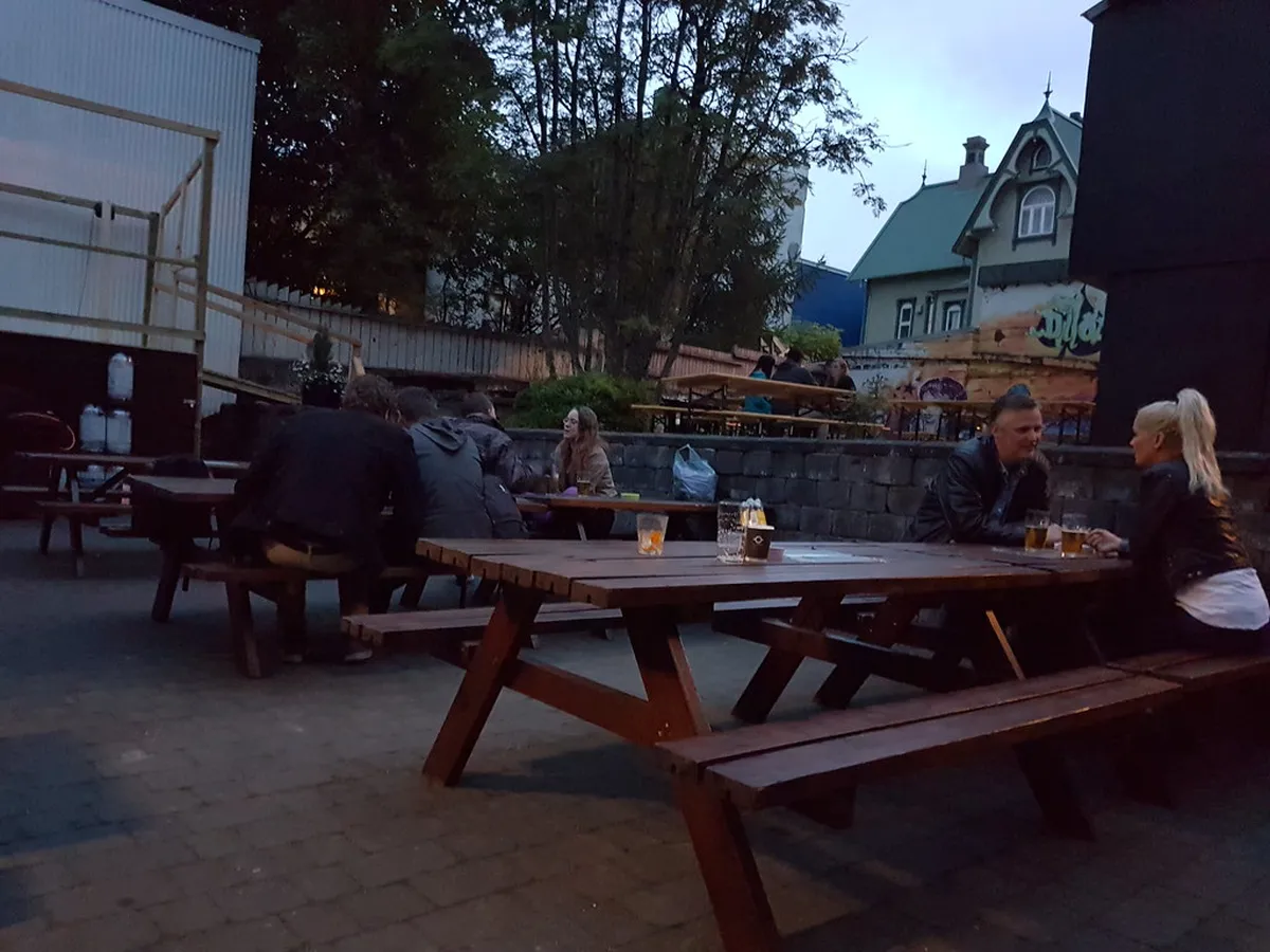 Live Music Reykjavík Bars: Your 2025 Ultimate Guide