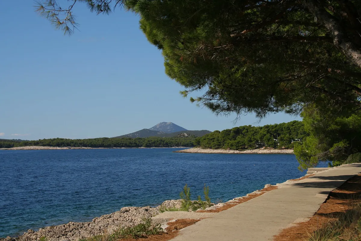 Mali Lošinj Beach Bars: Your 2025 Coastal Chill Guide