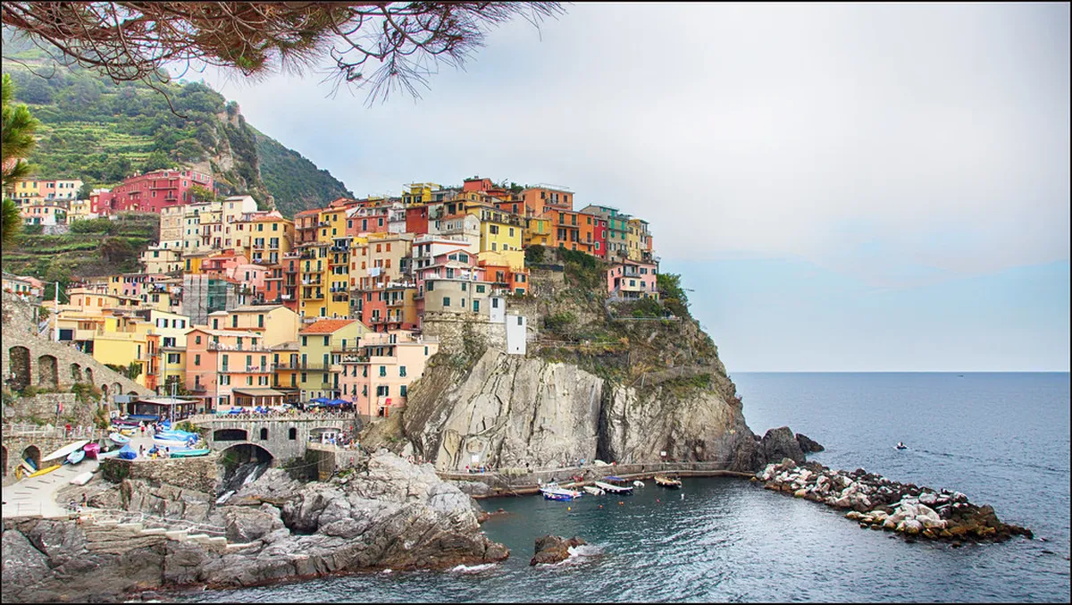 Manarola Wine Bars Guide 2025: Top Spots & Local Sips