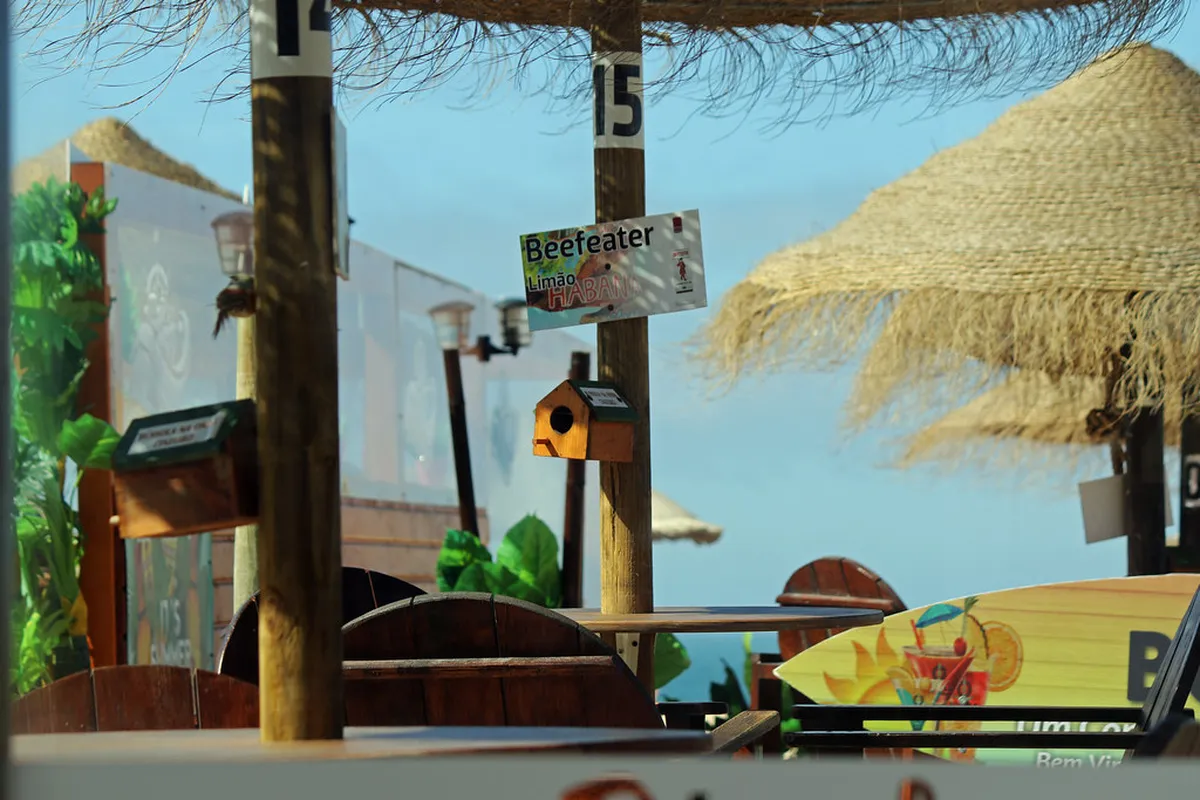Nazaré Bar Hopping Guide 2025: Top Spots & Tips
