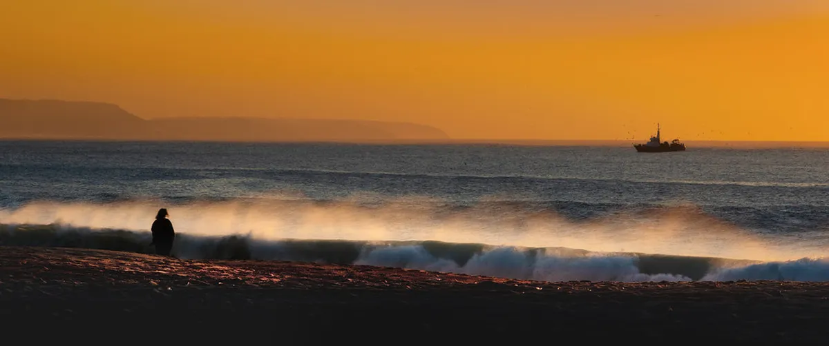 Nazaré Nightlife Safety Tips for a Fun & Secure 2025