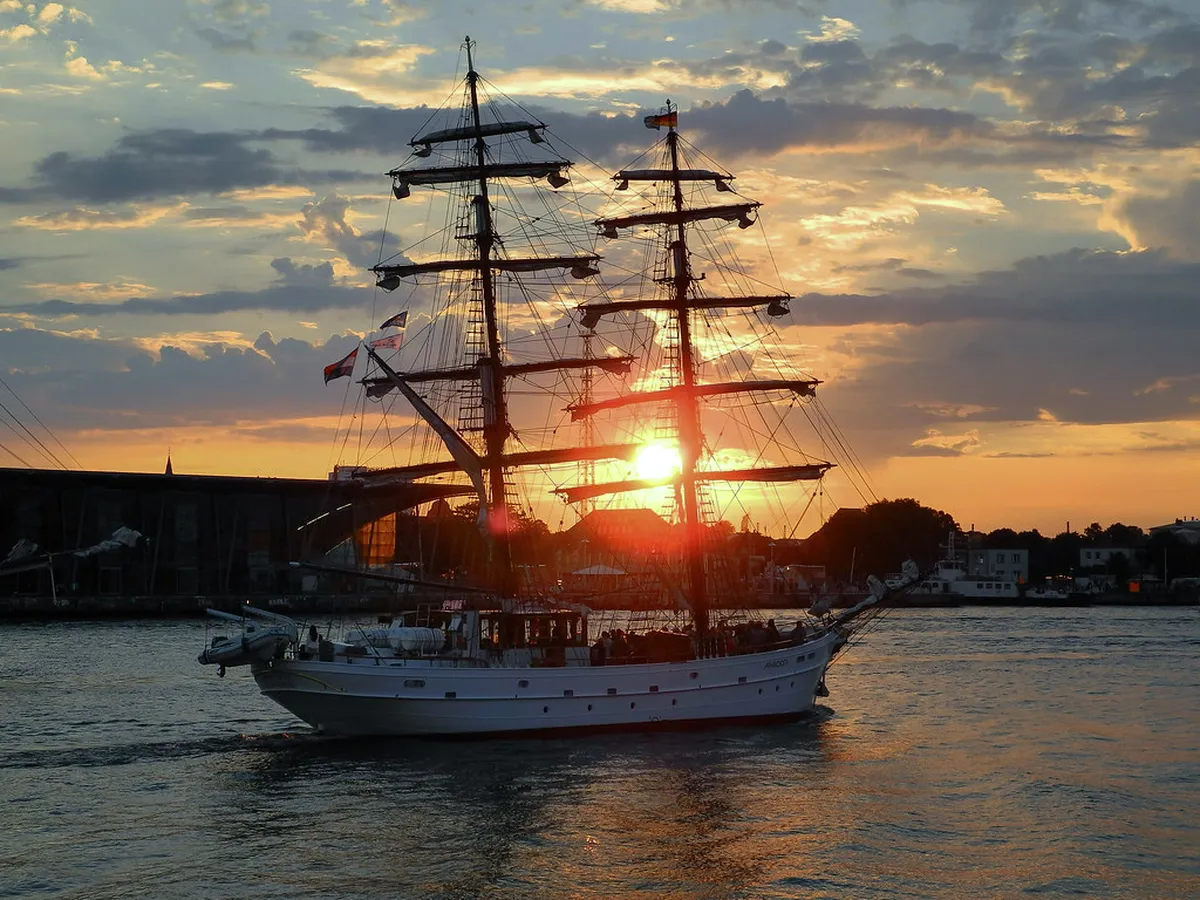 Night Transport Rostock Guide 2025: Your Evening Travel Handbook
