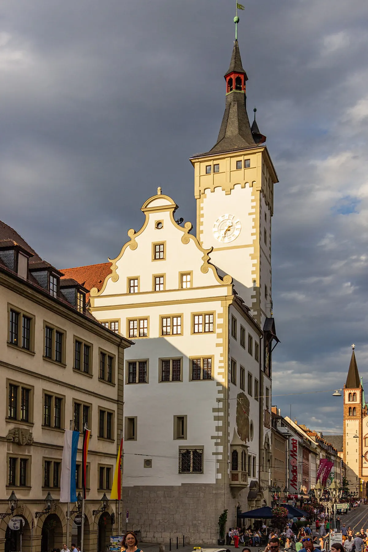 Bamberg Clubs: Essential Opening Hours for Your 2025 Night Out