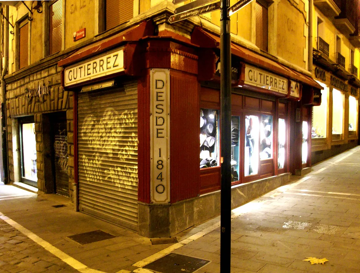 Pamplona Local Nightlife Guide 2025: Bars, Clubs & Tips