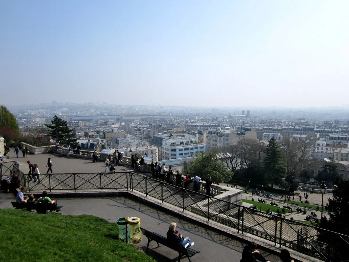 Paris Budget Nightlife: Enjoy Affordable Fun in 2025