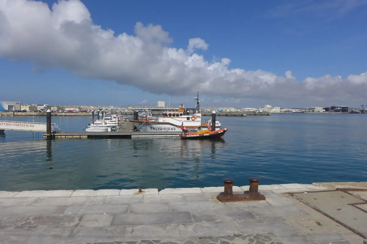 Peniche Beach Parties Guide 2025: Your Ultimate Nightlife Hub