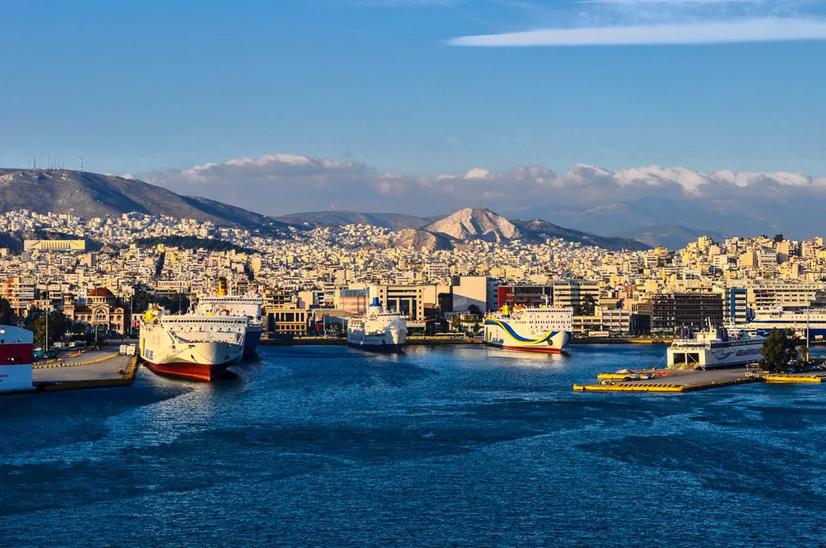 Piraeus Nightclubs Guide: Top Spots & Party Tips