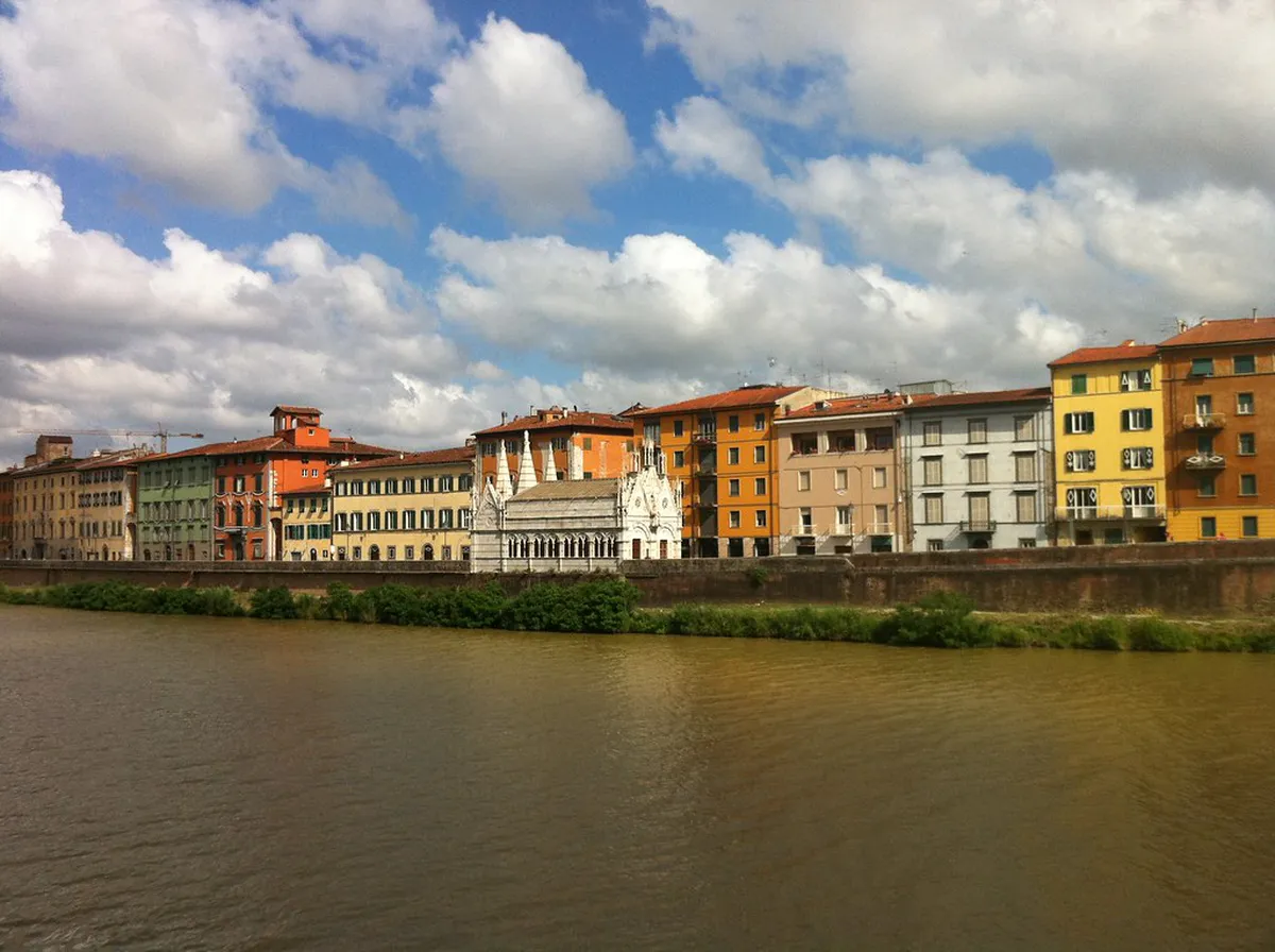 Pisa Karaoke Bars: Your 2025 Guide to Singing in Italy