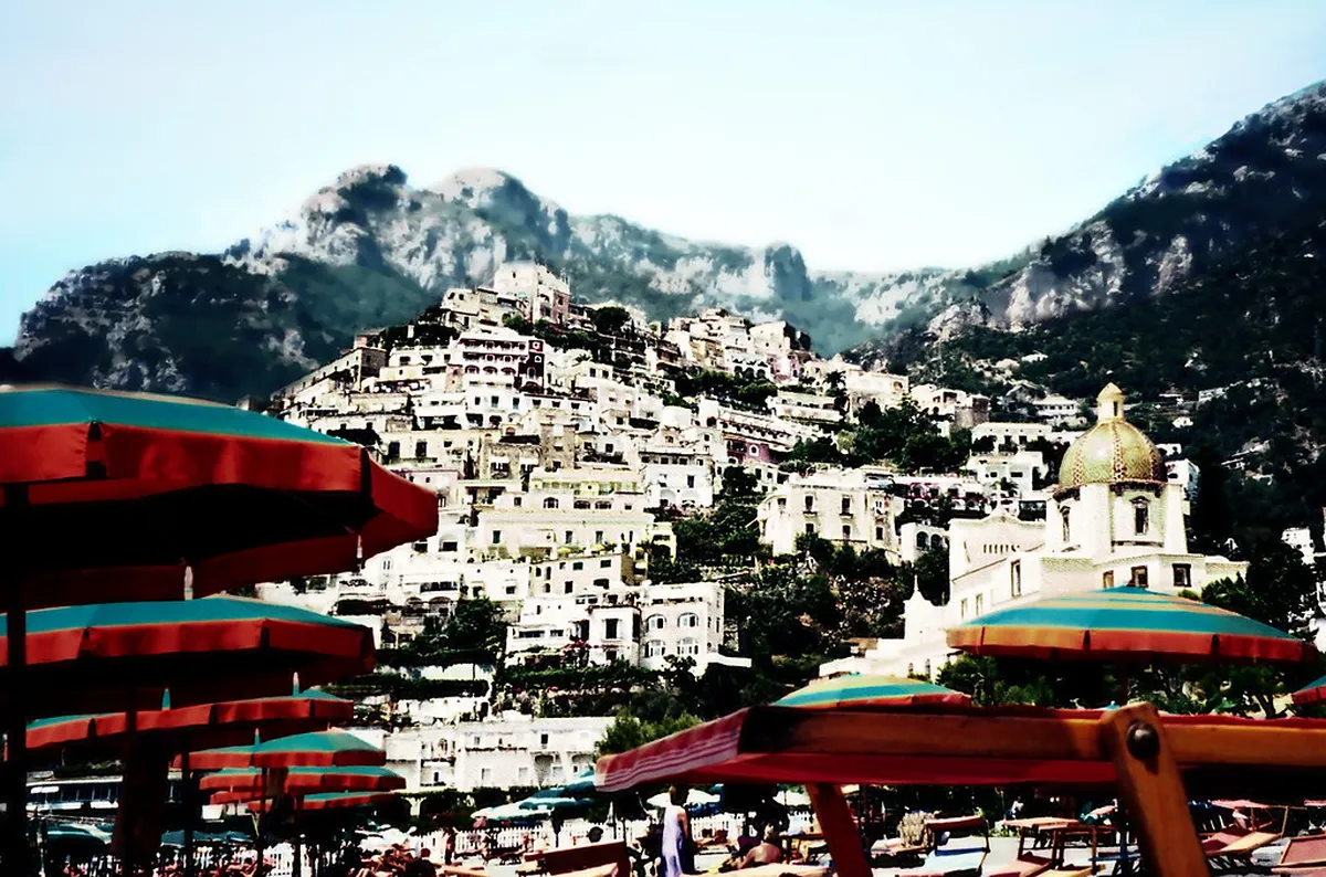 Positano Nightlife Dress Code: Your 2025 Style Guide