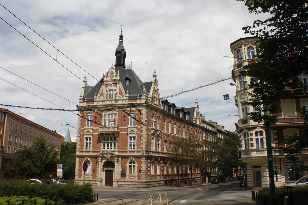 Poznań Nightlife Transport Guide 2025: Your Essential How-To