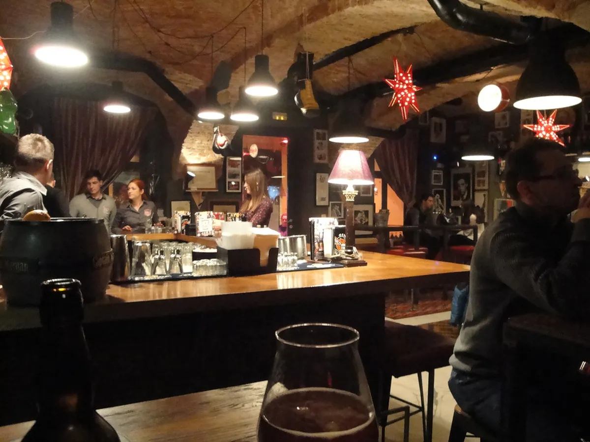 Your Ultimate Guide to a Pula Pub Crawl 2025