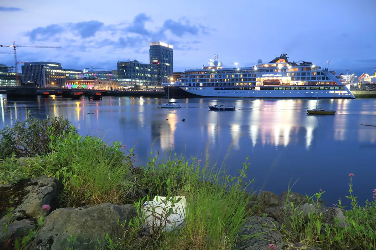 Reykjavík Happy Hour Guide 2025: Best Bars & Deals
