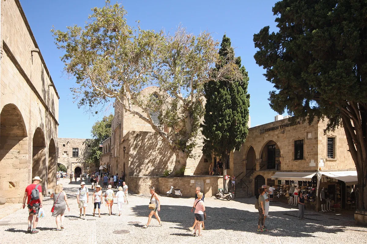 Rhodes Town Clubbing Guide: Best Nightlife & Party Tips