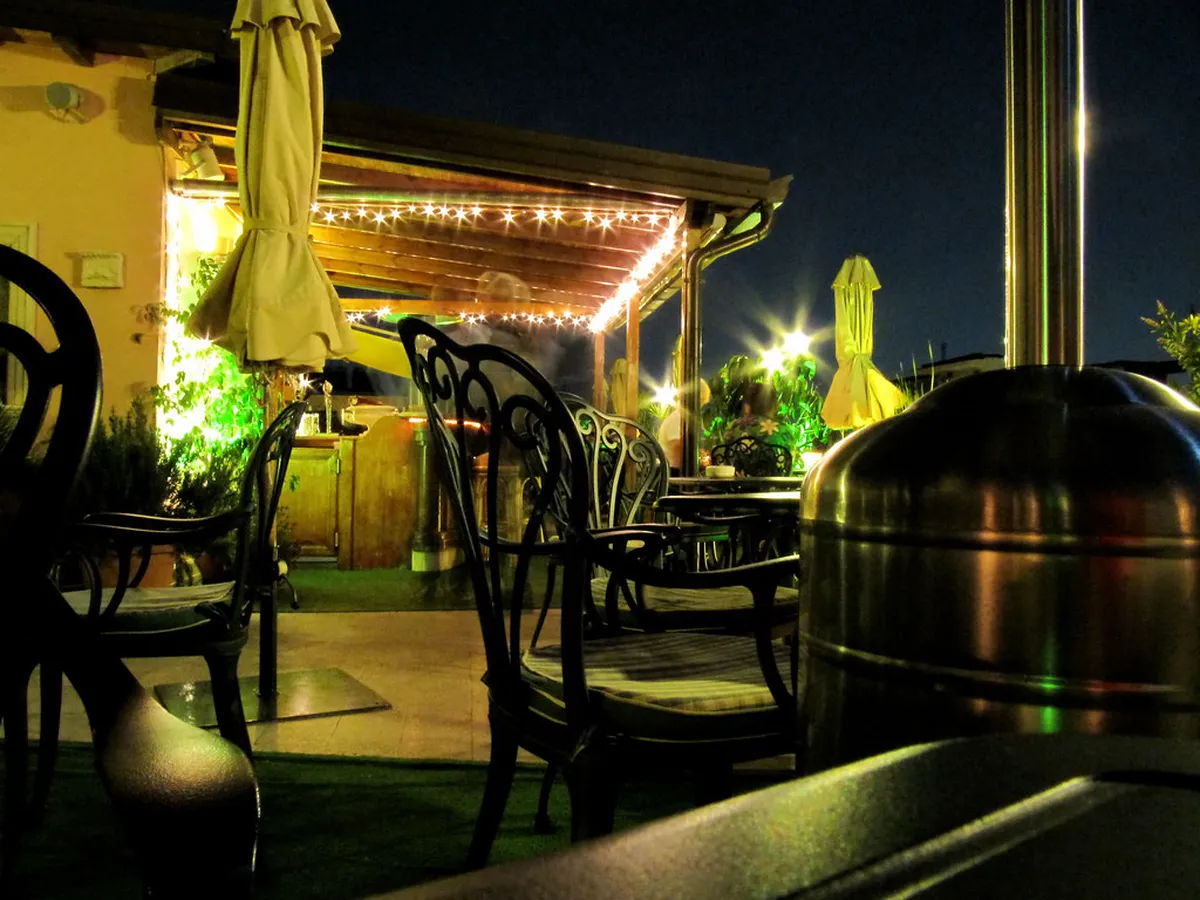 Rome Rooftop Bars Guide: Best Views & Cocktails 2025