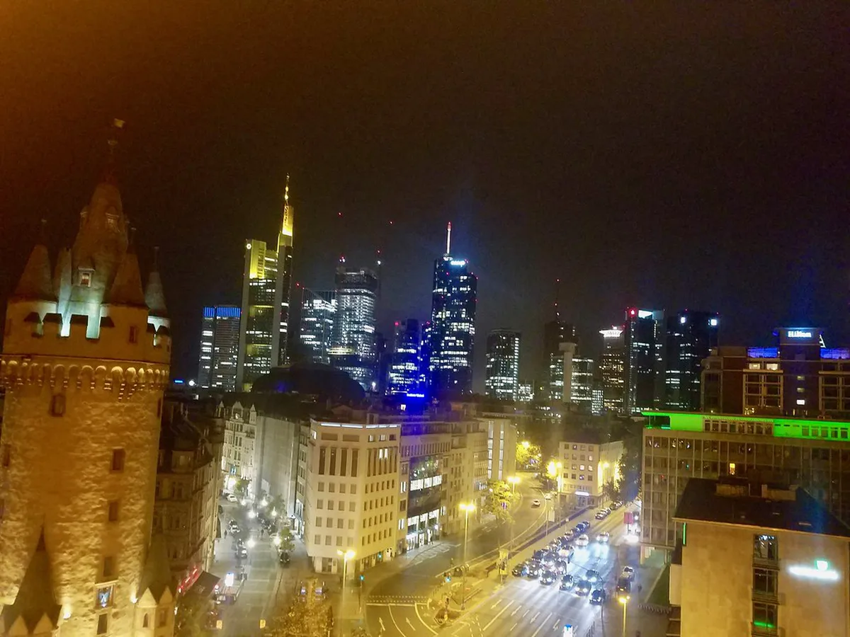 Best Rooftop Bars Frankfurt am Main: Views & Cocktails 2025