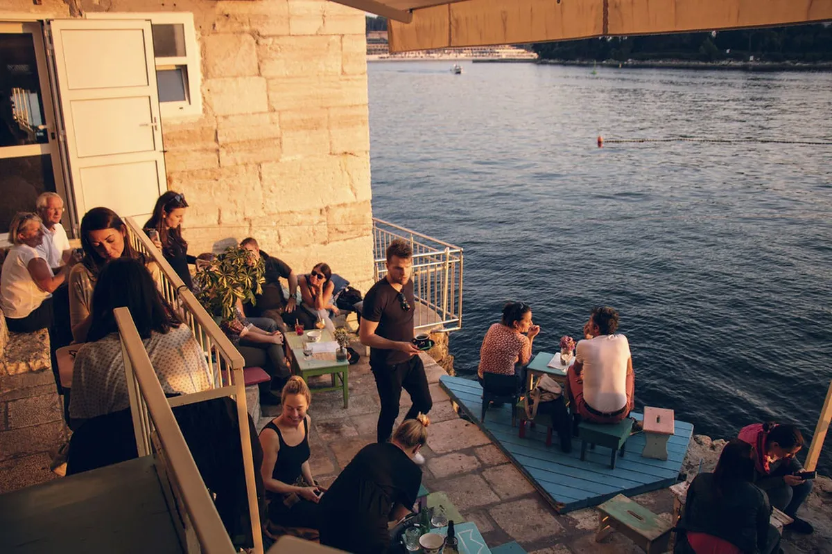 Your Guide to an Epic Rovinj Bar Crawl in 2025