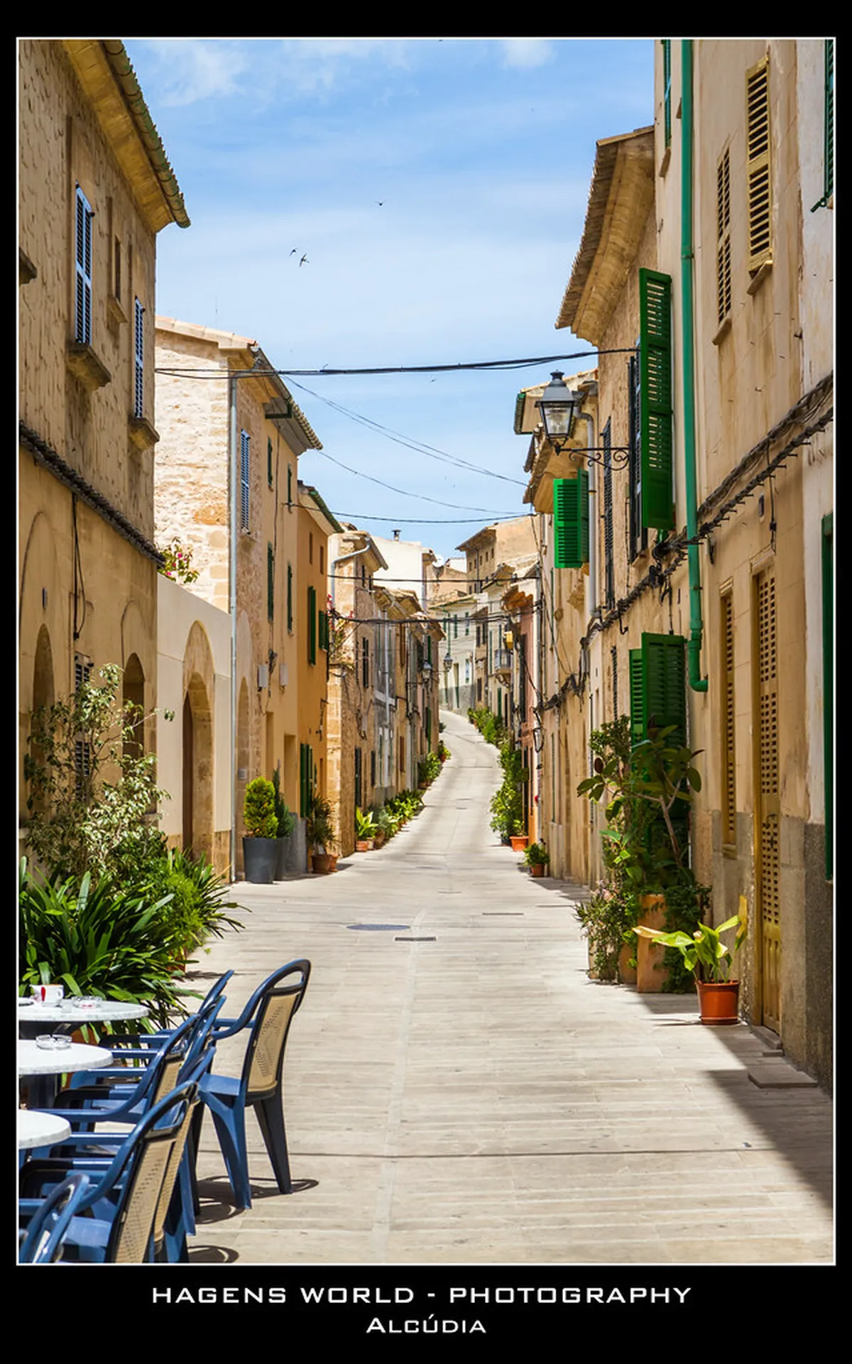 Safe Pollença Nightlife: Essential Tips for 2025