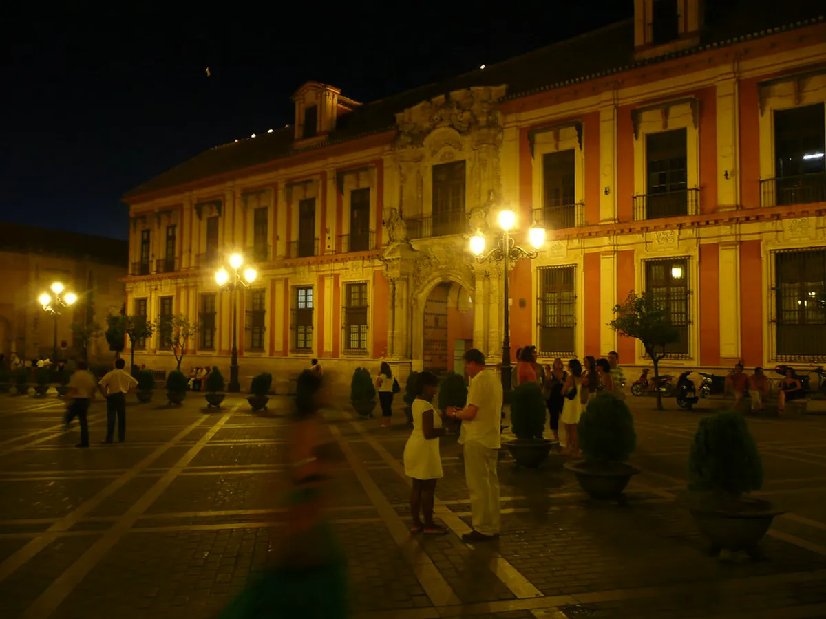 Seville Nightlife 2025: Bars, Clubs & Flamenco in Spain
