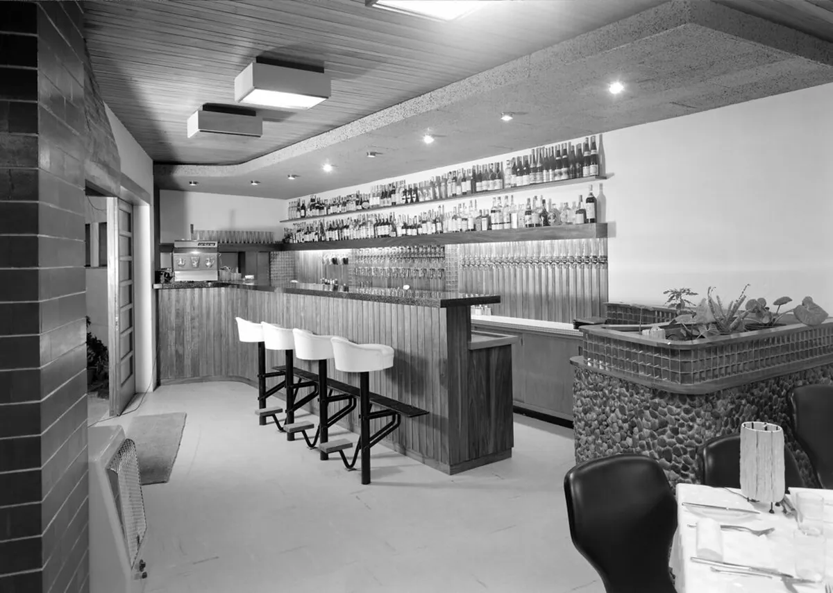 Silves Bars Opening Hours 2025: Your Essential Nightlife Guide