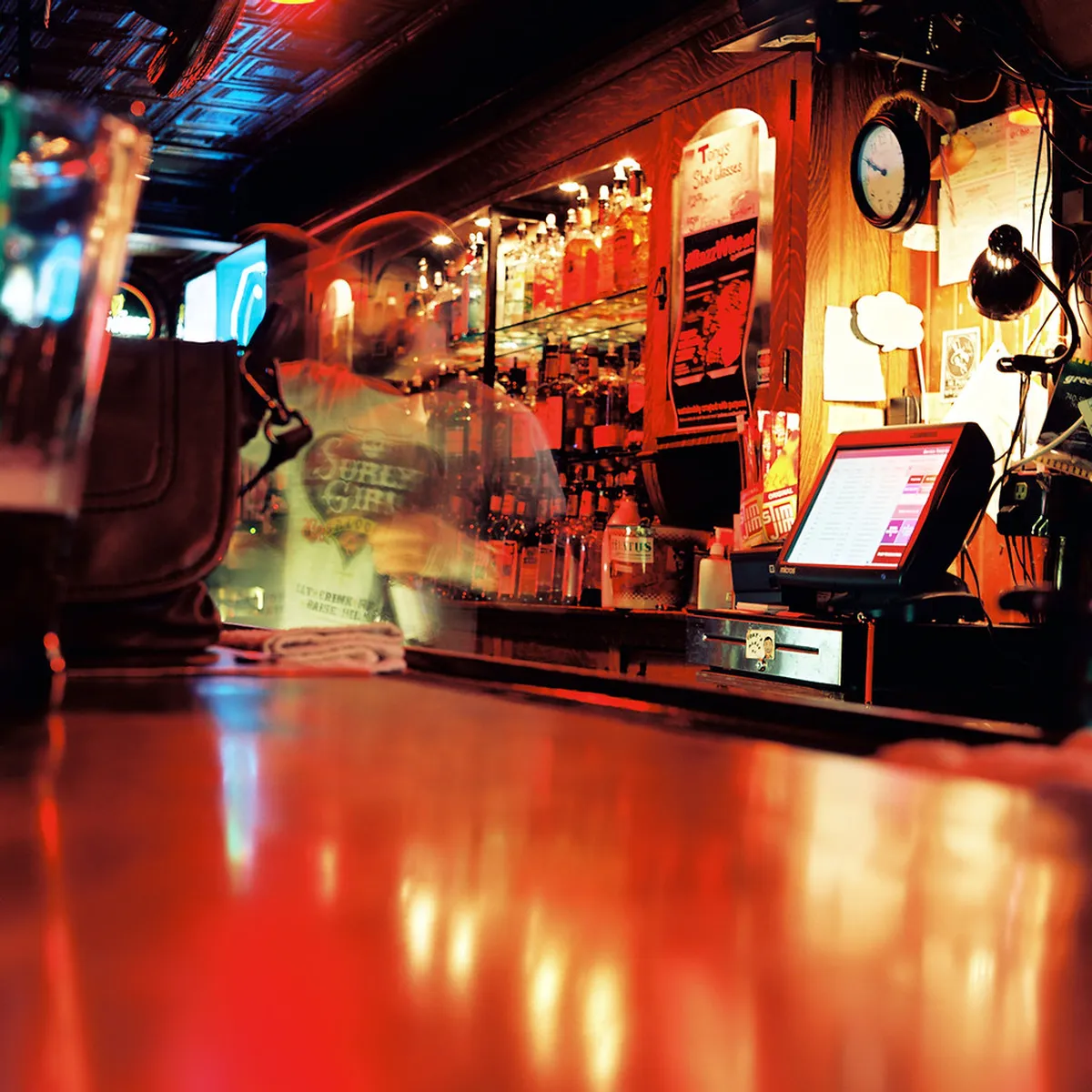 Lübeck's Best Student Bars: Top Hangouts & Cheap Drinks