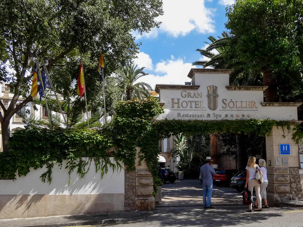 Sóller Pub Crawl 2025: Your Guide to Sóller's Best Nightlife