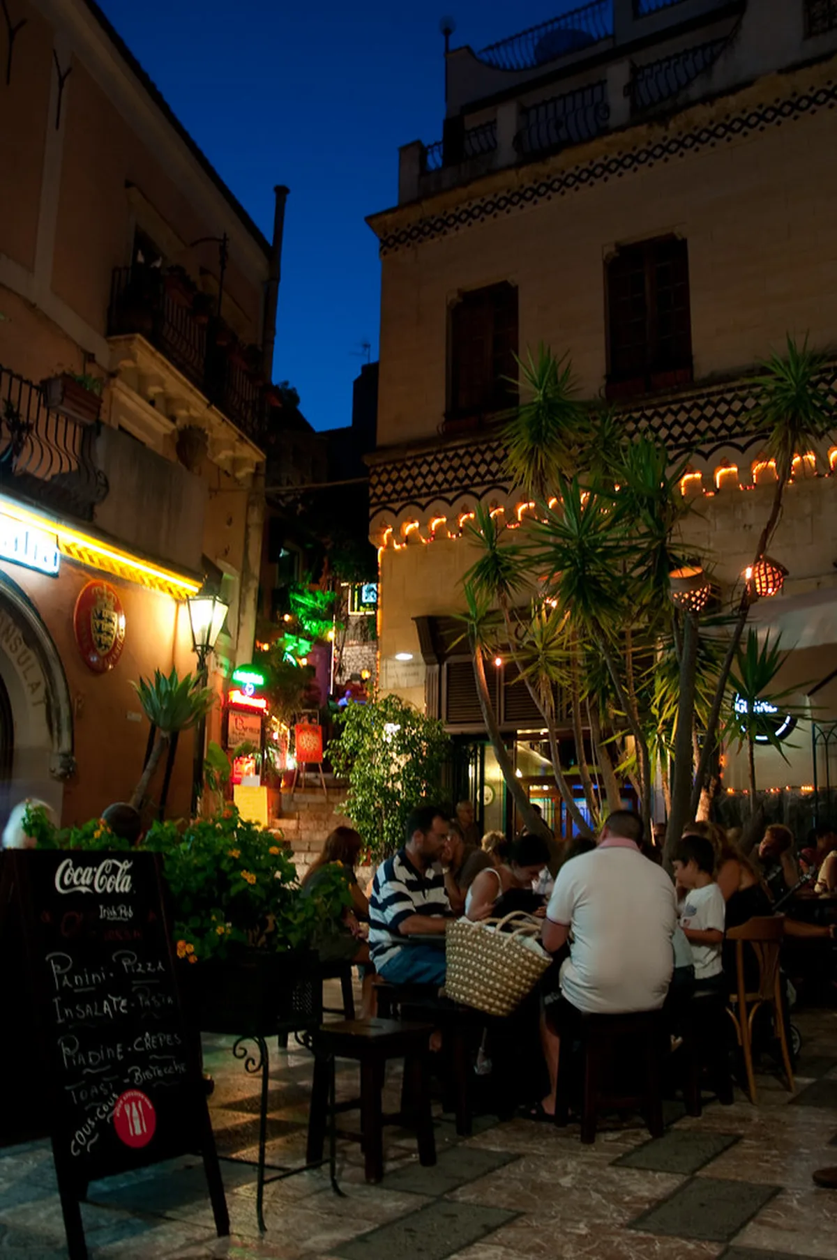Taormina Nightlife 2025: Bars, Clubs & Best Experiences