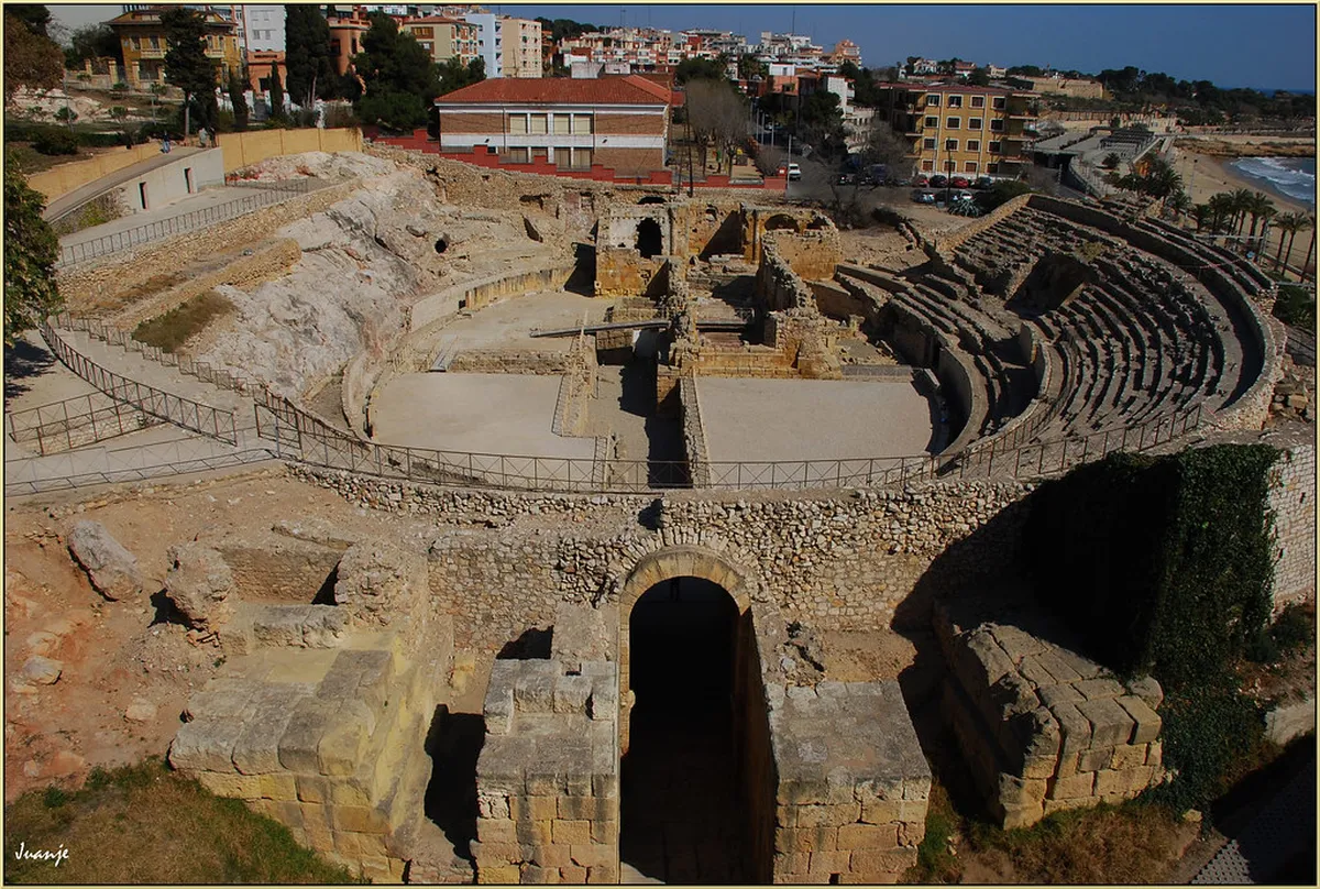 Tarragona Club Dress Code: Your 2025 Guide for Nightlife