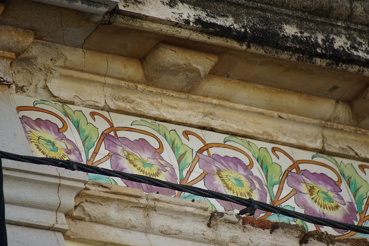 Tavira Nightlife Walking Tour: Best Bars & Live Music 2025