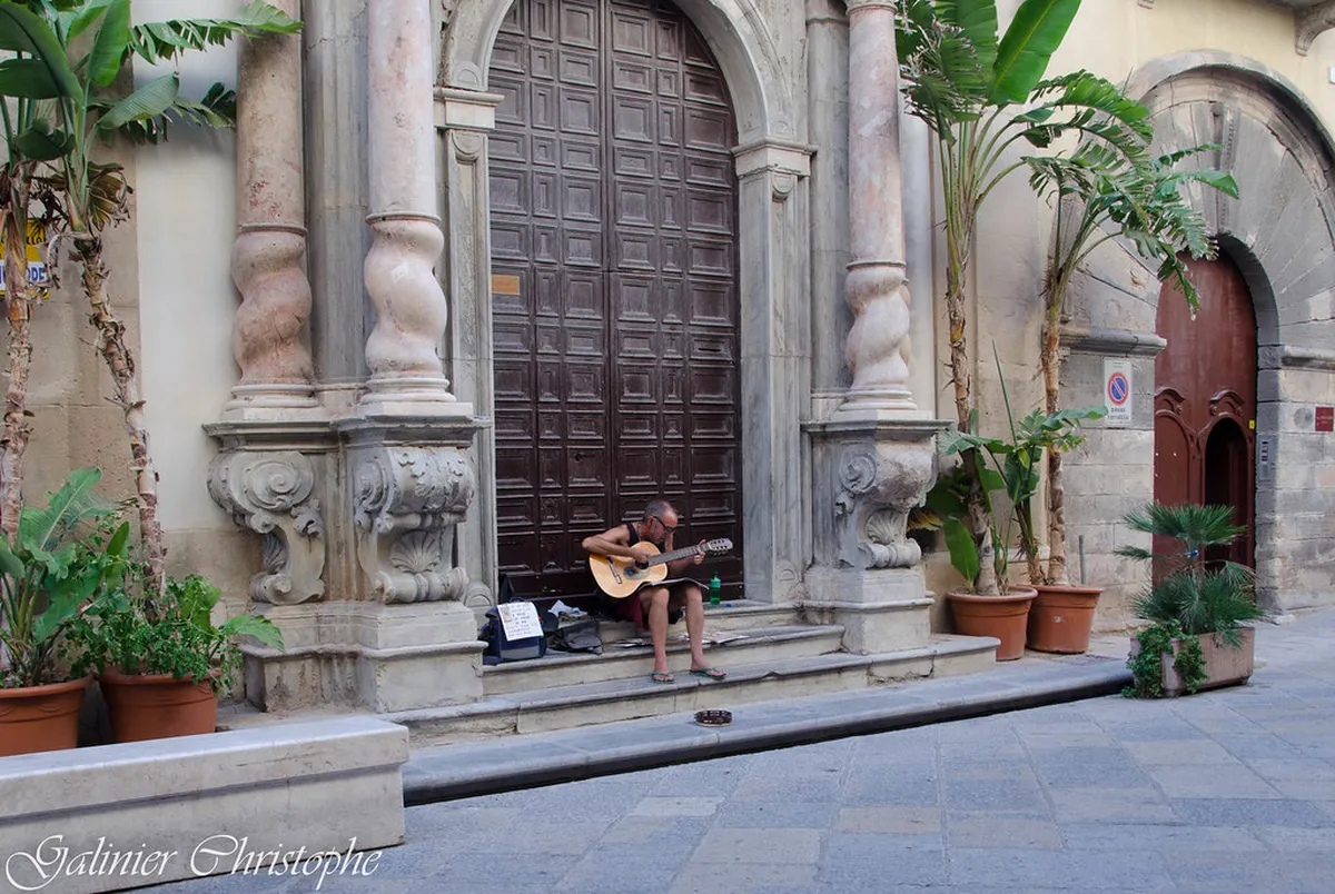 Discover Trapani Nightlife: Best Bars, Clubs & Fun