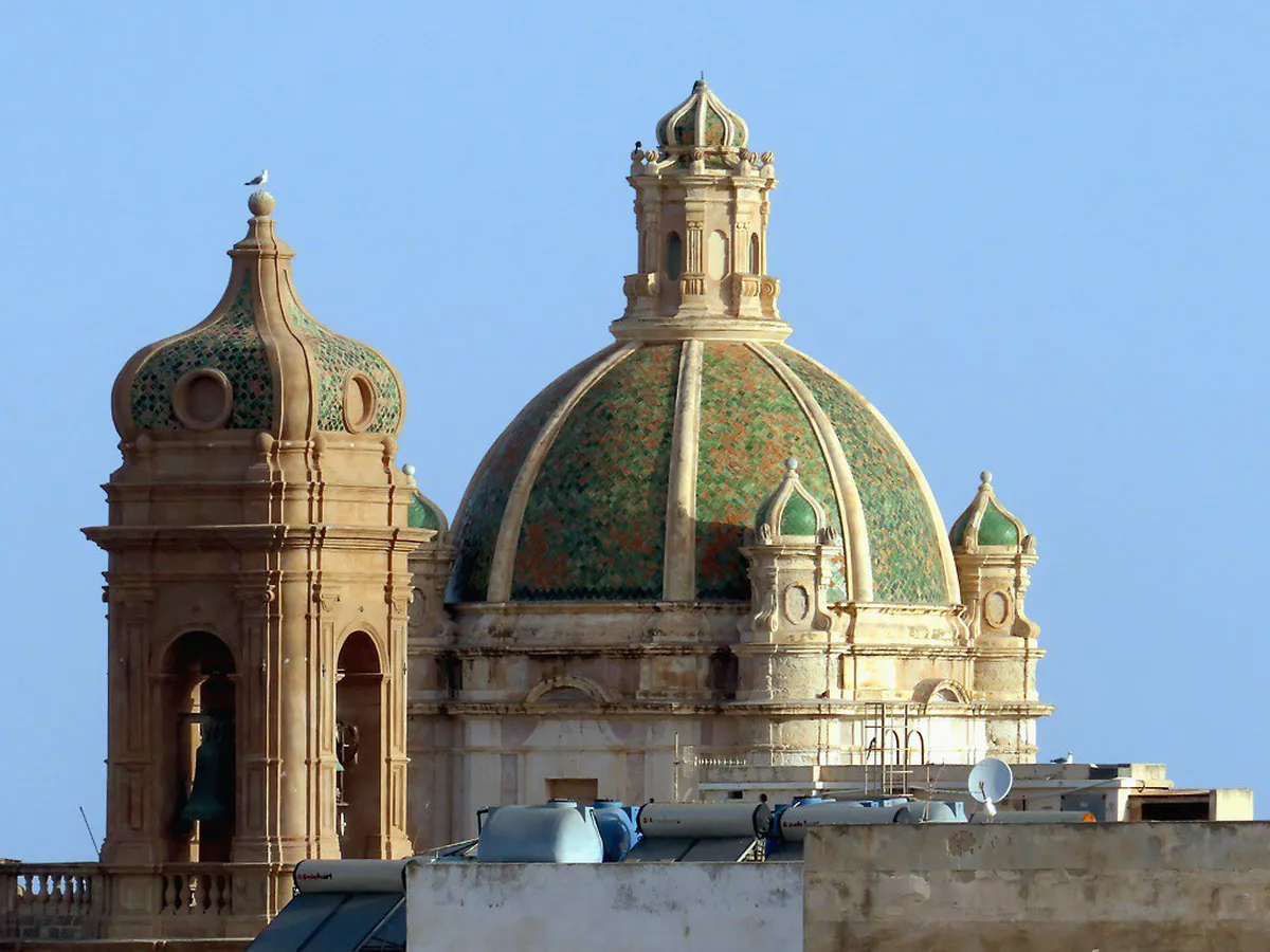 Trapani Rooftop Bars: Unforgettable Views & Cocktails 2025