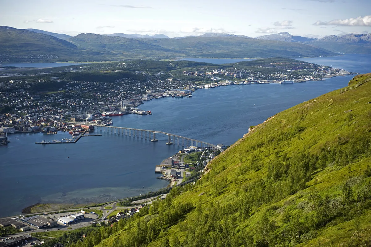Tromsø Happy Hour Guide: Best Deals & Bars in 2025