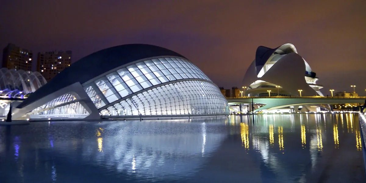 Valencia Nightlife Budget: Your Affordable Guide 2025