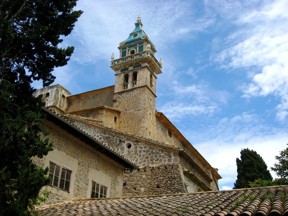 Discover Valldemossa's Live Music Venues for 2025