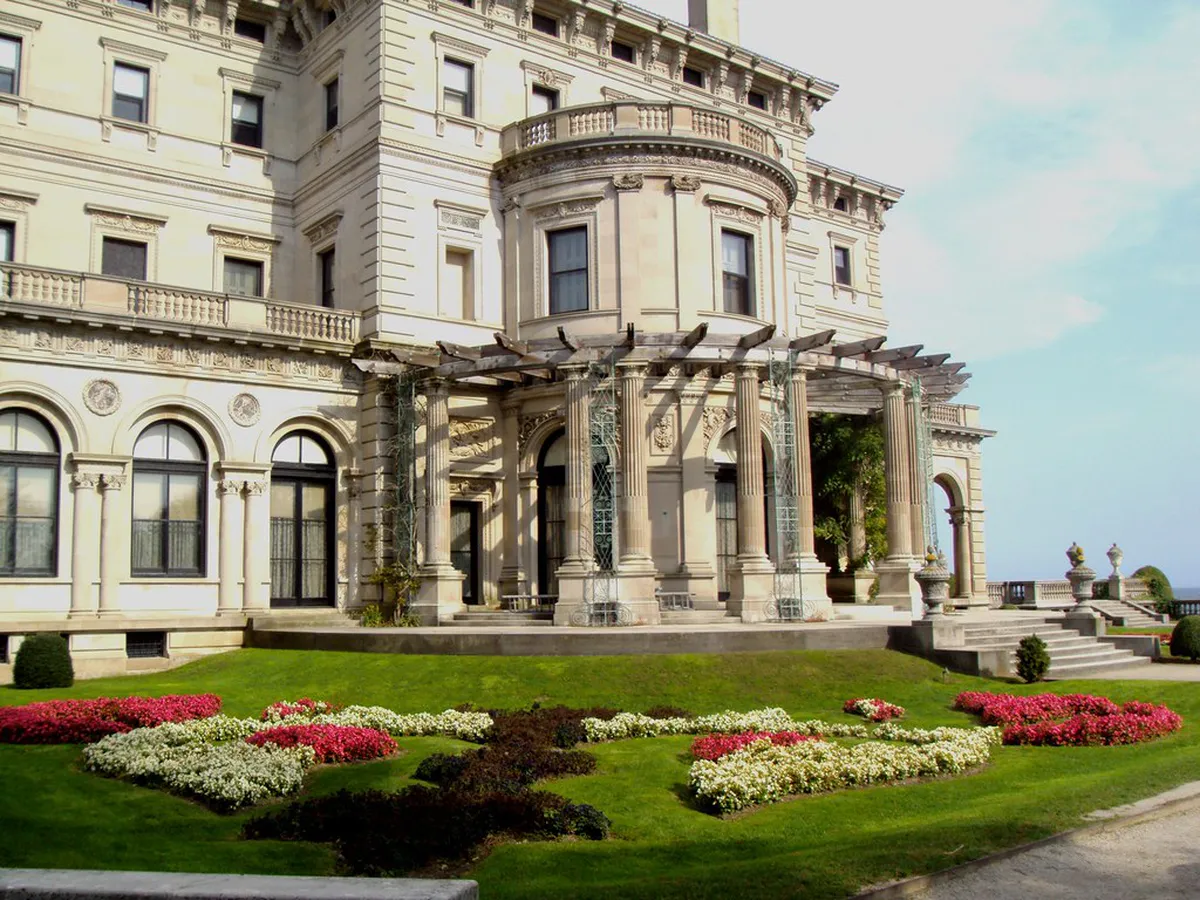 Top Versailles Live Music Venues for 2025