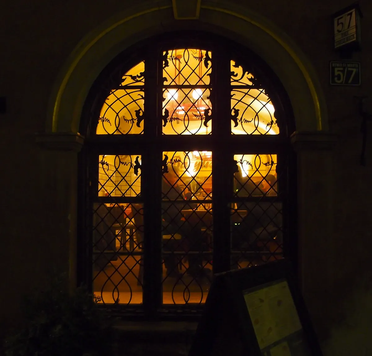 Experience Warsaw Nightlife: Top Pub Crawl Tours for 2025
