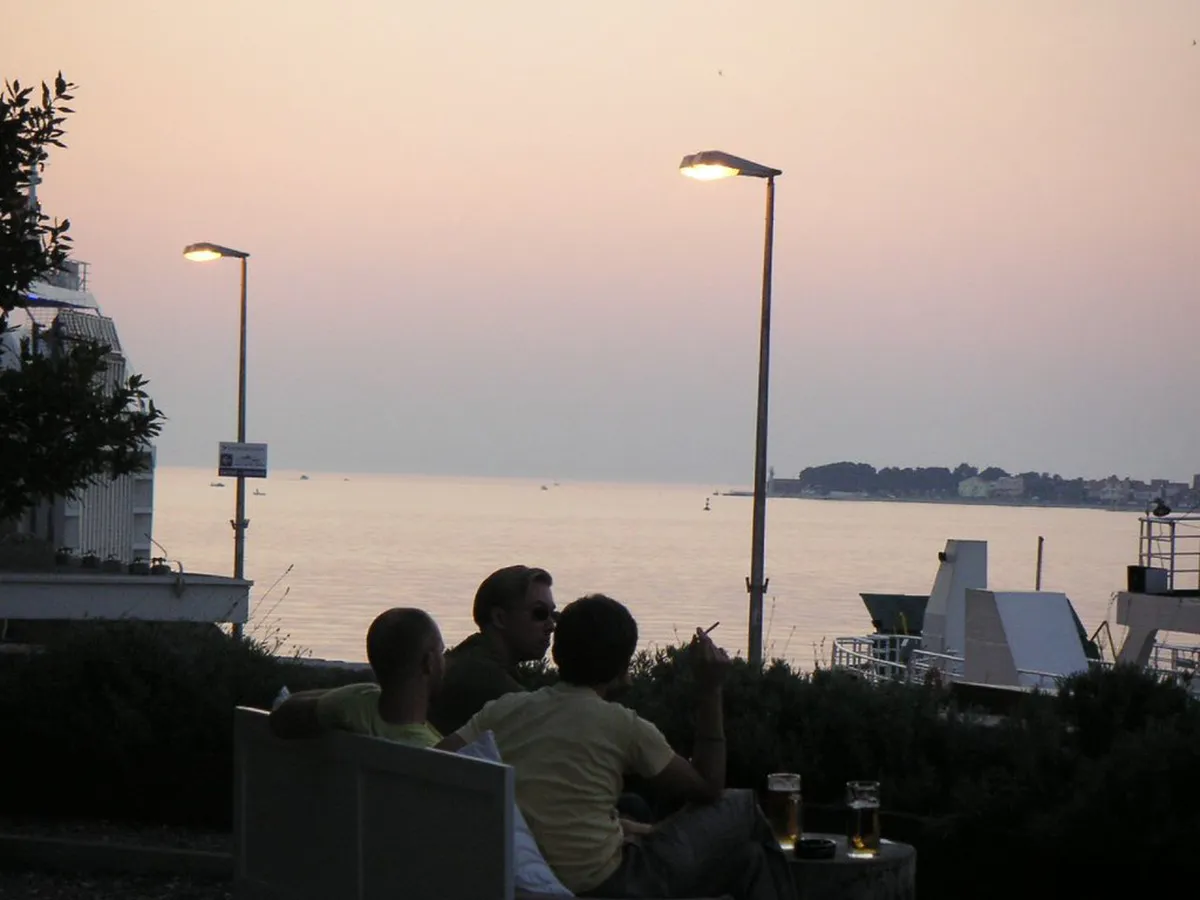 Zadar Pubs Opening Hours: Your 2025 Nightlife Guide