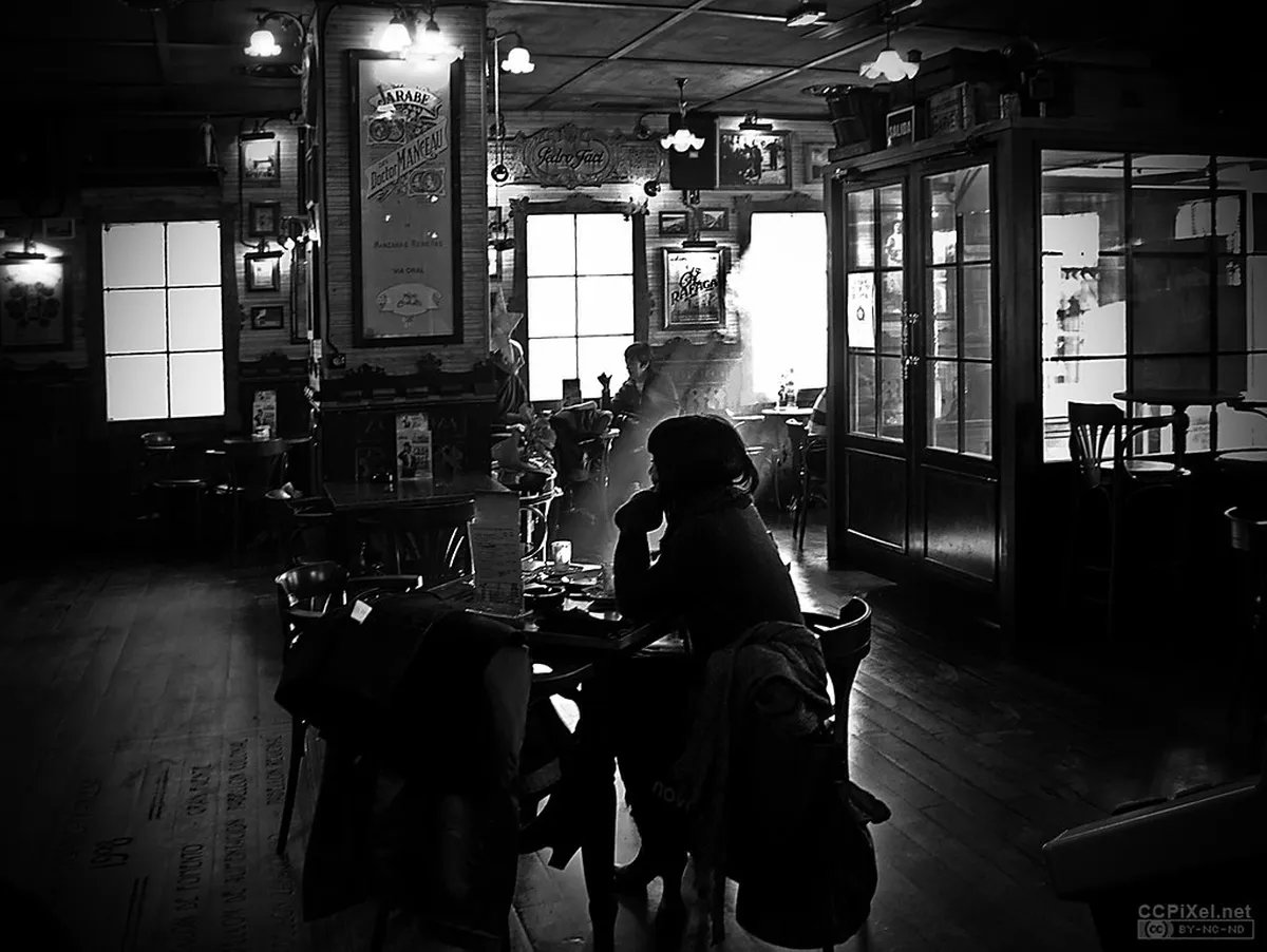 Zaragoza Pub Crawl Guide: Best Bars & Nightlife Tips 2025