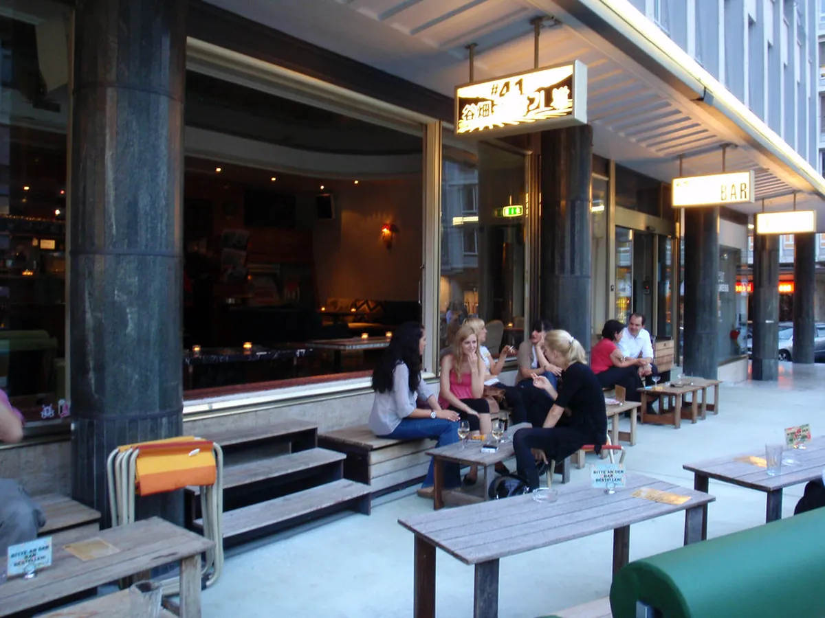 Zürich Pub Crawl Guide 2025: Best Bars & Nightlife Tips