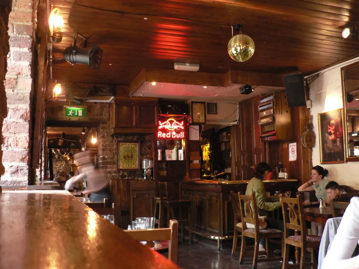 Évora Bar Opening Hours 2025: Your Guide to Nightlife